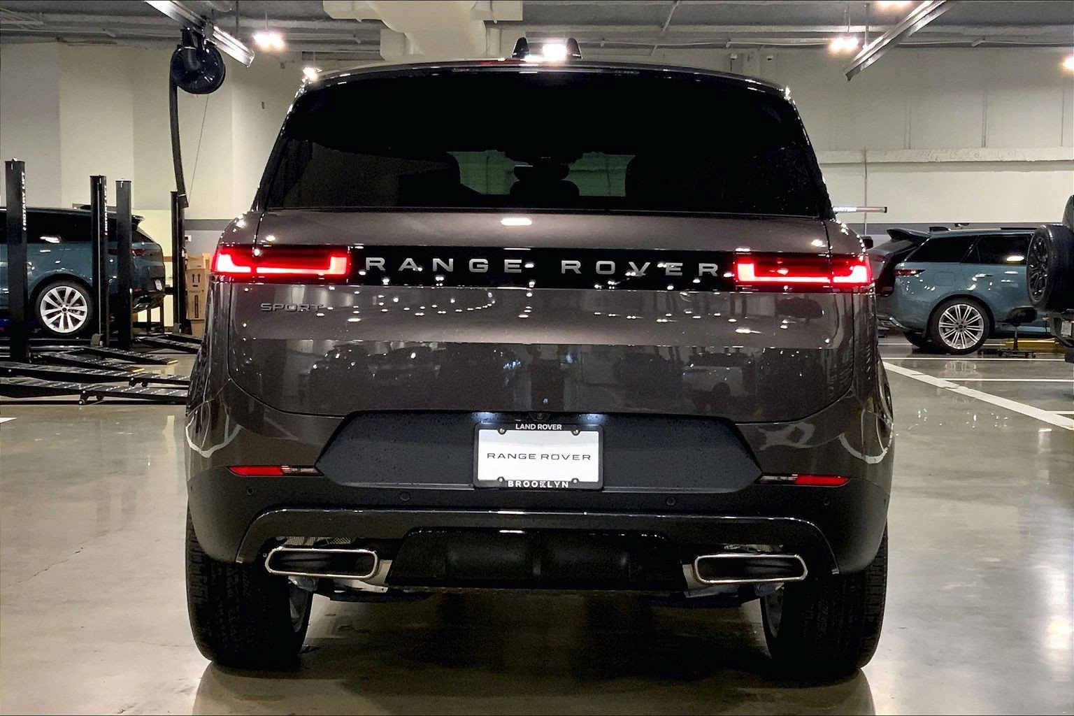 New 2027 Land Rover Range Rover Sport SE AWD/4WD image 4