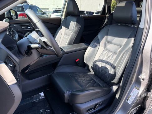 Used 2023 Nissan Rogue Platinum w/ Platinum Premium Package image 32