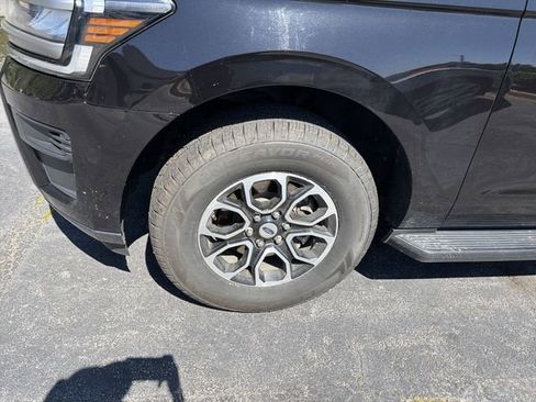 Used 2024 Ford Expedition XLT AWD/4WD image 4