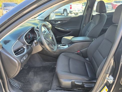 Used 2018 Chevrolet Malibu LS w/ LPO, Convenience Package 1 FWD image 4