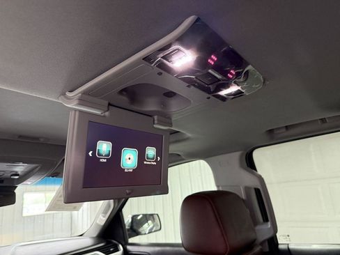 Used 2019 Chevrolet Suburban Premier w/ Premier Plus Edition AWD/4WD image 35