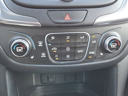 Used 2018 Chevrolet Equinox LT image 30