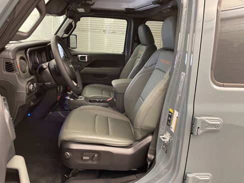 New 2026 Jeep Gladiator Mojave AWD/4WD image 15