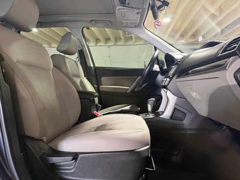 Used 2018 Subaru Forester 2.5i Limited AWD/4WD image 10