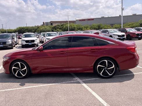 Used 2018 Honda Accord Sport image 3