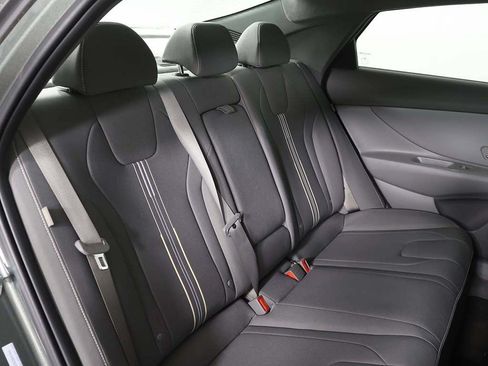 Certified 2025 Hyundai Elantra SEL FWD image 31