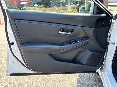 Used 2023 Nissan Sentra SV image 17