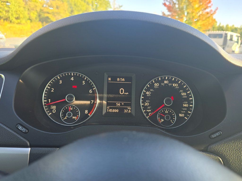Used 2014 Volkswagen Jetta GLI Autobahn FWD image 25