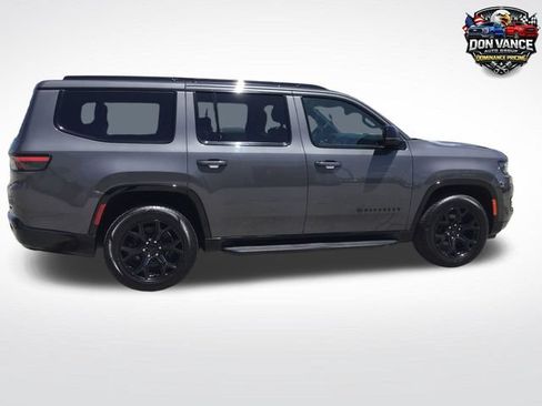 Used 2024 Jeep Wagoneer Series II AWD/4WD image 6