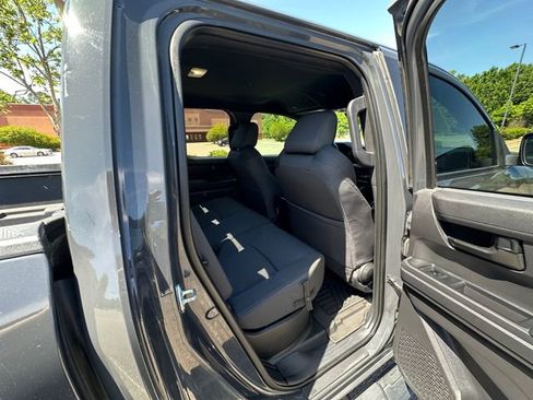 Used 2024 Toyota Tacoma SR5 AWD/4WD image 17