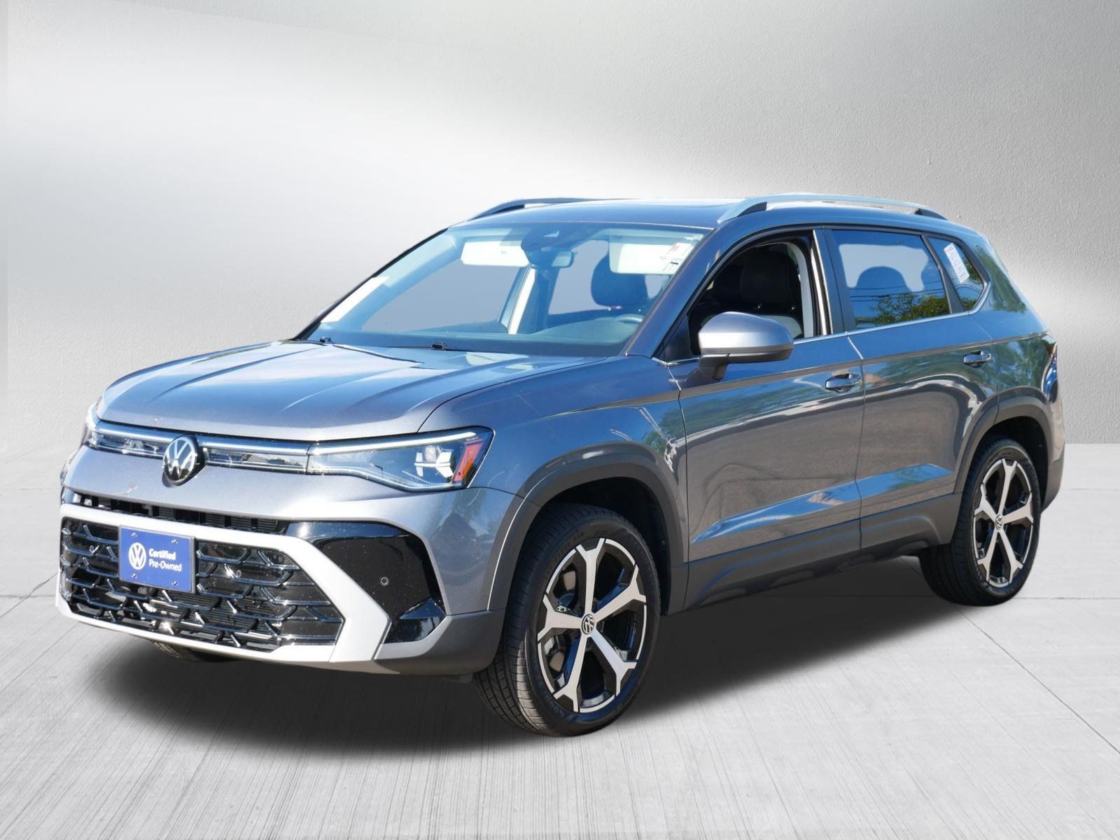 Certified 2025 Volkswagen Taos SEL AWD/4WD image 3