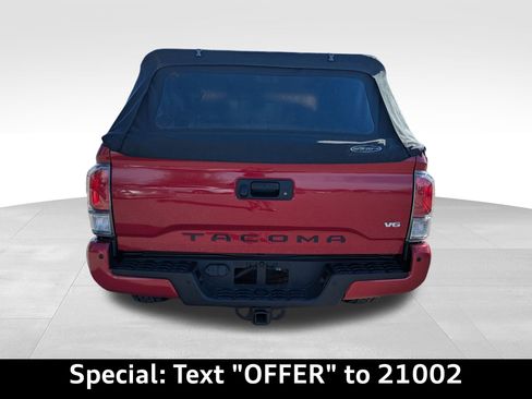 Used 2020 Toyota Tacoma TRD Off-Road image 3