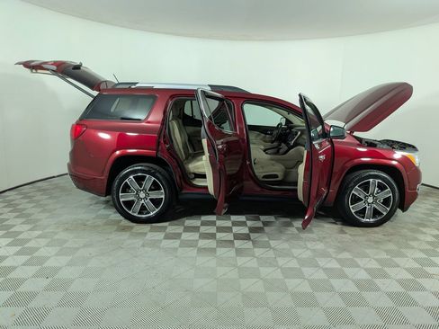 Used 2017 GMC Acadia Denali w/ Technology Package FWD image 9