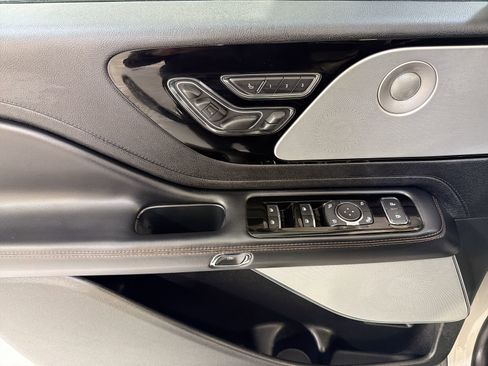 Used 2023 Lincoln Aviator Reserve w/ Equipment Group 201A image 12