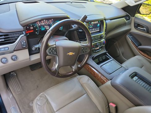 Used 2019 Chevrolet Tahoe Premier image 3