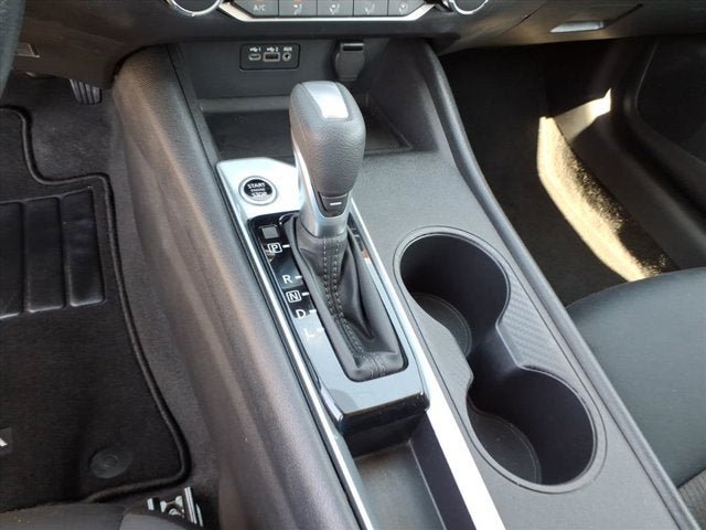 Used 2025 Nissan Altima 2.5 SV FWD image 16