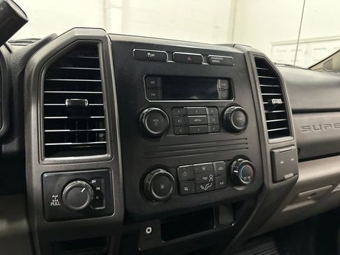 Used 2017 Ford F250 XL w/ Power Equipment Group AWD/4WD image 36