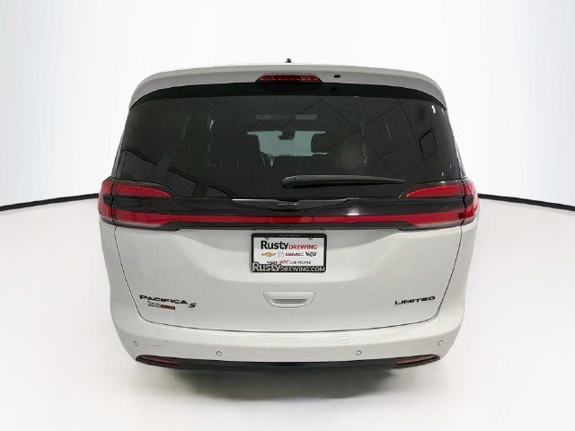 Used 2025 Chrysler Pacifica Limited FWD image 7