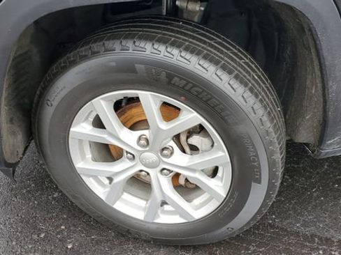 Certified 2023 Jeep Grand Cherokee Limited image 4