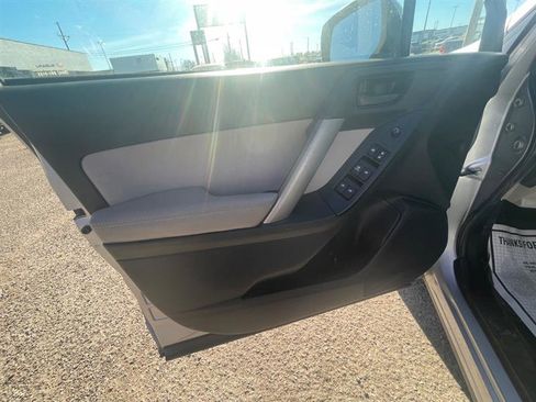 Used 2016 Subaru Forester 2.5i Premium image 9