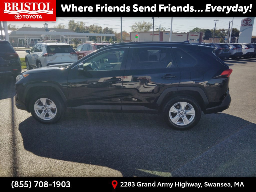 Used 2021 Toyota RAV4 XLE w/ Convenience Package AWD/4WD image 4
