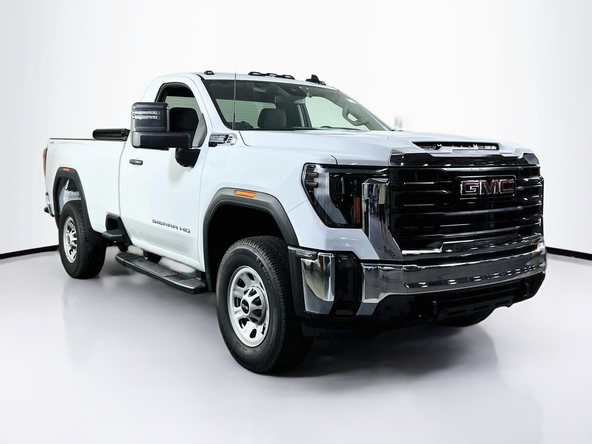 Used 2025 GMC Sierra 2500 Pro w/ Convenience Package AWD/4WD image 3