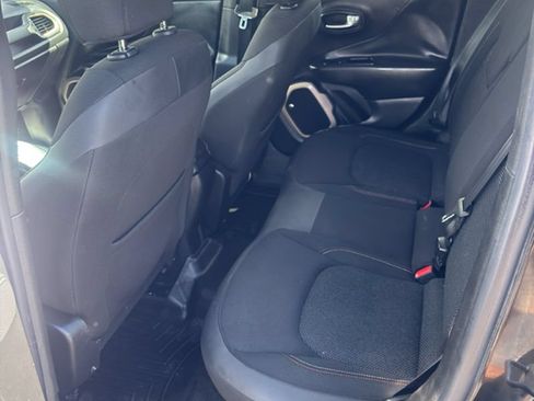 Used 2016 Jeep Renegade 75th Anniversary FWD image 10