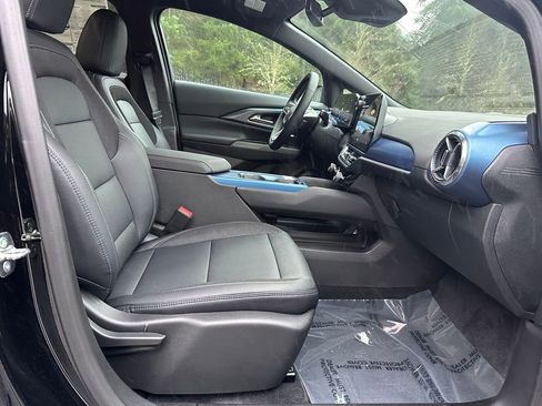 New 2026 Chevrolet Equinox EV LT image 10