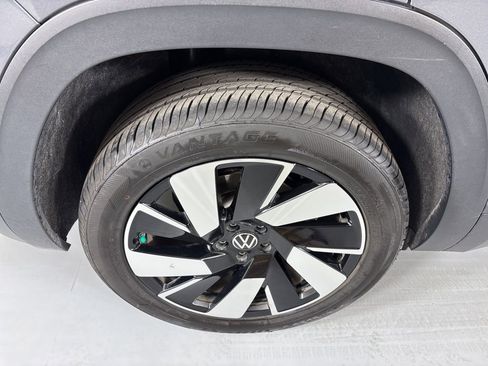 Used 2024 Volkswagen Atlas Cross Sport SE FWD image 10