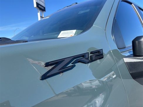 Certified 2025 Chevrolet Silverado 2500 ZR2 w/ Technology Package image 4