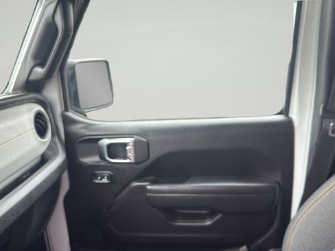 Used 2025 Jeep Wrangler Unlimited Sport AWD/4WD image 19