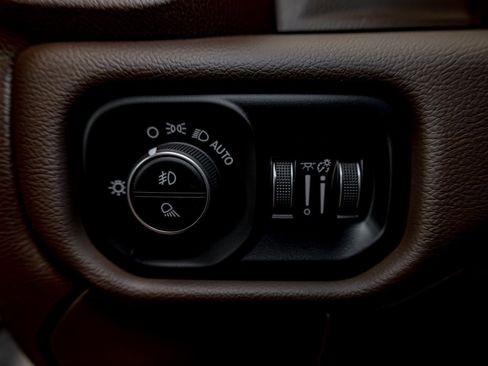 Used 2025 RAM 3500 Laramie w/ Max Tow Package image 22