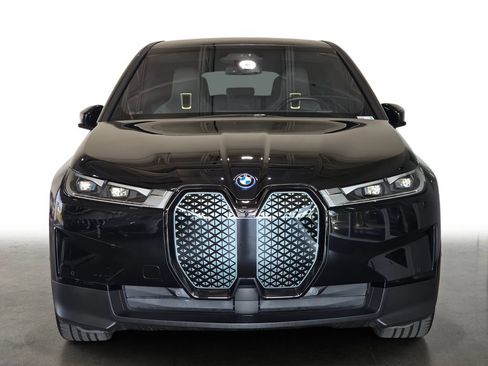 Used 2024 BMW iX xDrive50 AWD/4WD image 2