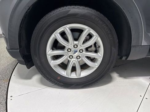 Used 2021 Ford Explorer 4WD w/ Class III Trailer Tow Package image 6