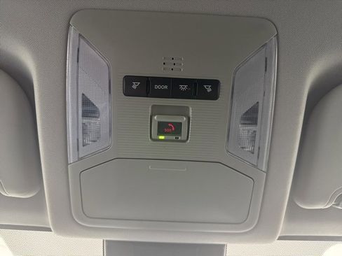 Used 2021 Toyota RAV4 LE image 14