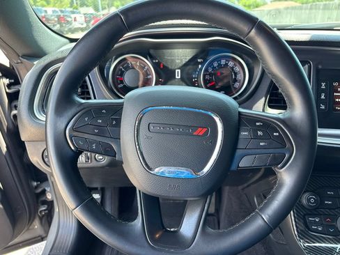 Used 2017 Dodge Challenger SXT RWD image 13