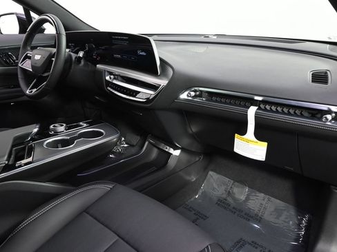 New 2026 Cadillac Lyriq Luxury w/ LPO, Floor Liner Package AWD/4WD image 15