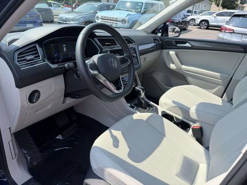 Used 2023 Volkswagen Tiguan SE w/ Panoramic Sunroof Package AWD/4WD image 11