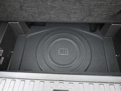 Used 2024 GMC Terrain SLE image 22