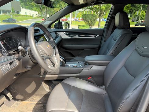 Certified 2024 Cadillac XT5 Premium Luxury AWD/4WD image 11
