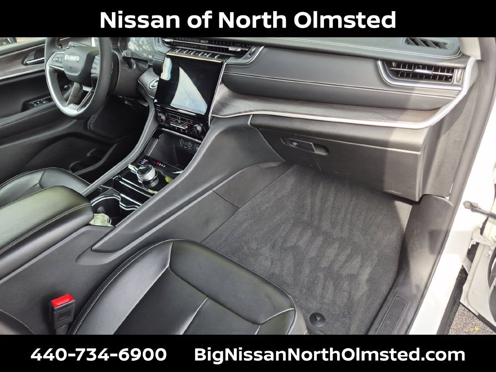 Used 2023 Jeep Grand Cherokee Limited AWD/4WD image 23