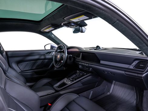 Used 2026 Porsche 911 Carrera GTS RWD image 23