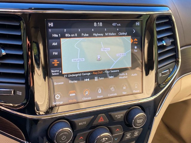 Used 2019 Jeep Grand Cherokee Overland AWD/4WD image 23