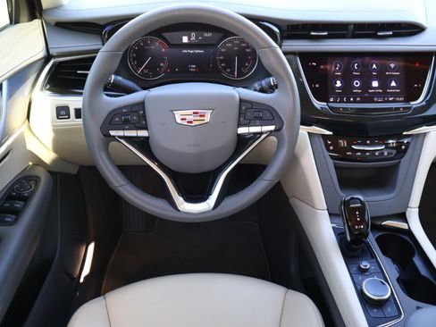 Certified 2023 Cadillac XT6 Premium Luxury image 15