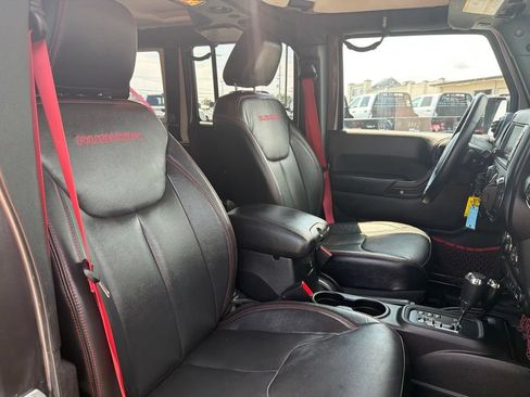 Used 2017 Jeep Wrangler Unlimited Rubicon AWD/4WD image 22