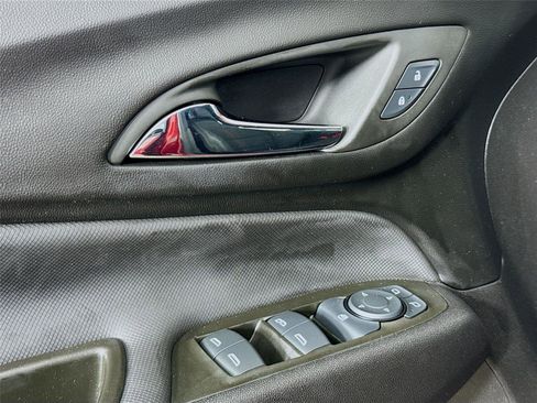 Used 2024 Chevrolet Equinox RS AWD/4WD image 18