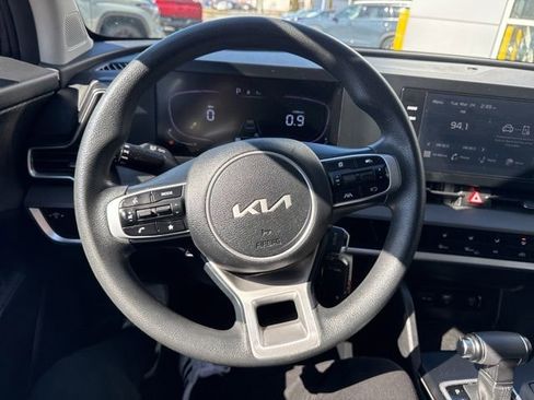 Used 2023 Kia Sportage LX image 14