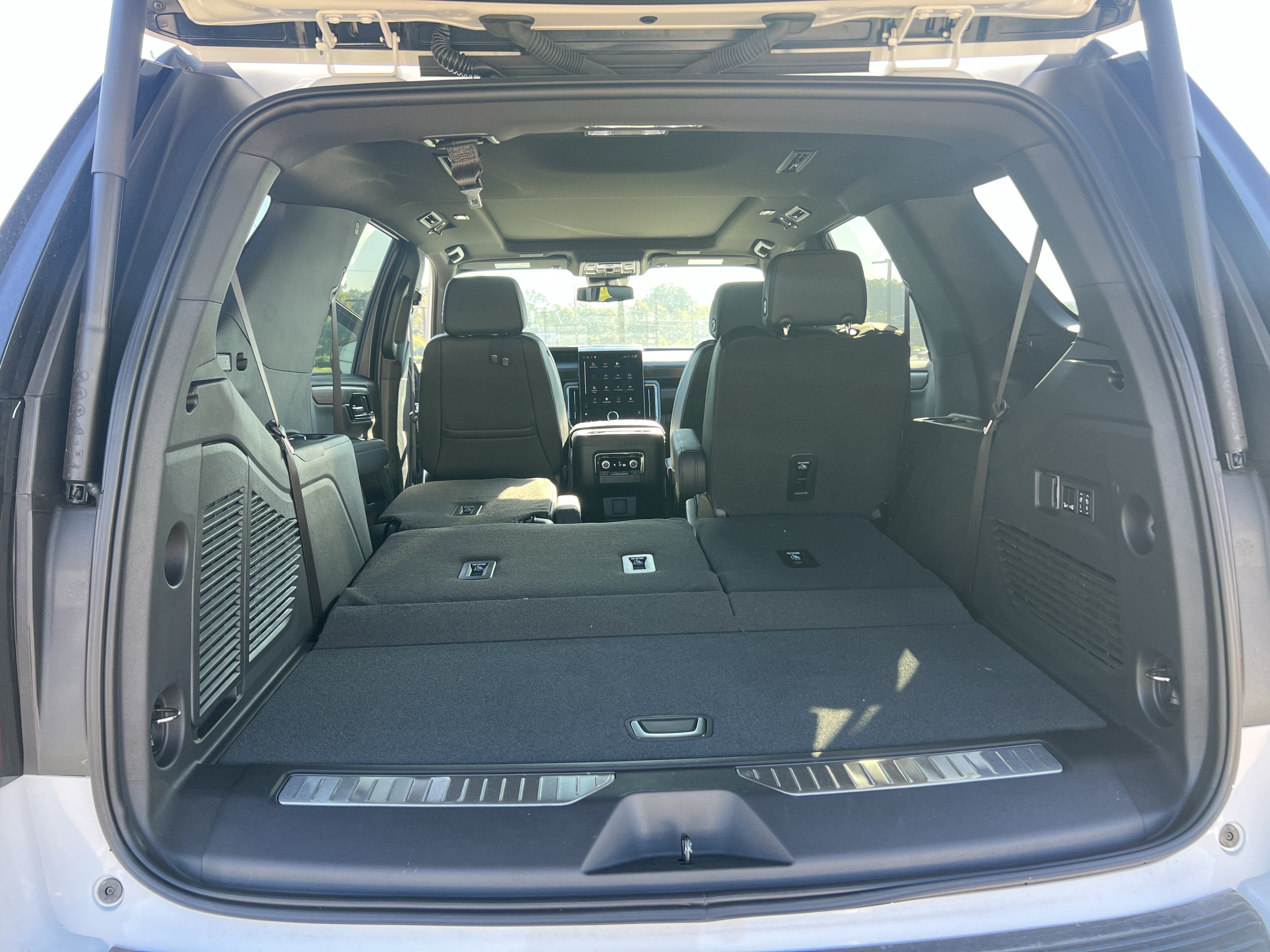 Used 2026 GMC Yukon Denali w/ Sun & Power Step Package AWD/4WD image 33