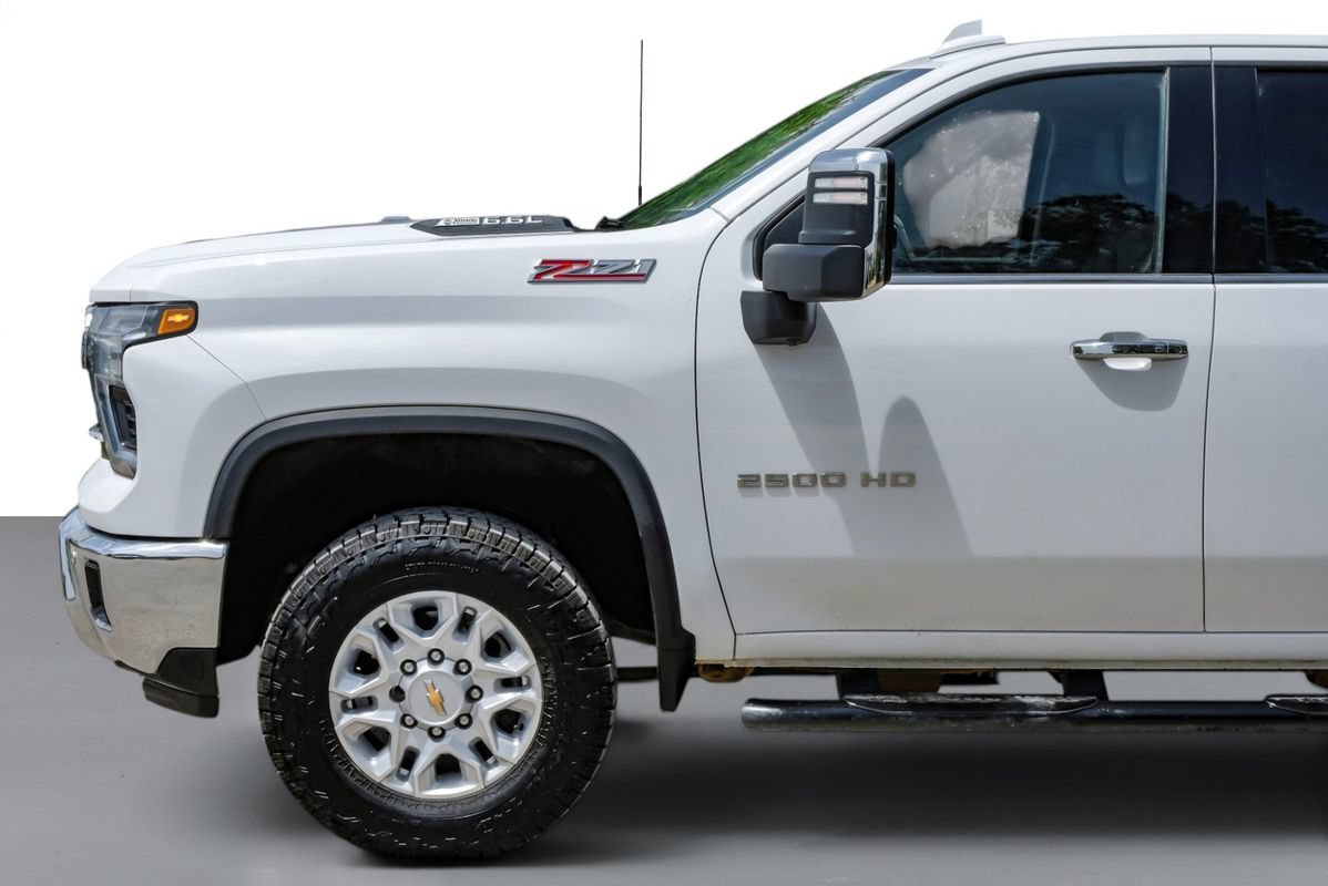 Used 2025 Chevrolet Silverado 2500 LTZ w/ LTZ Convenience Package AWD/4WD image 10