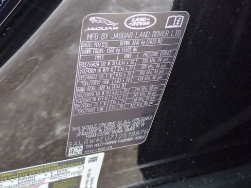 New 2026 Land Rover Discovery Limited Edition image 36